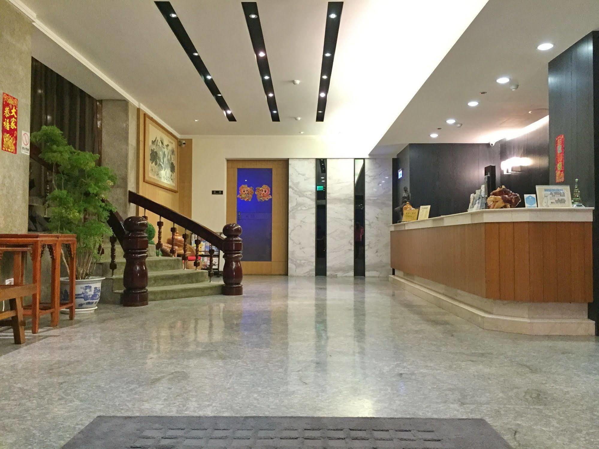 Country Garden Hotel Città di Chiayi Esterno foto